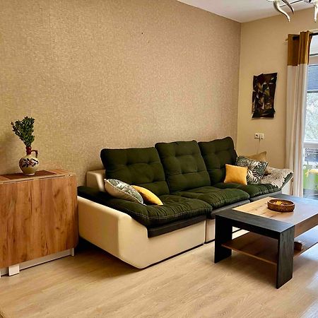Cozy 2Br Oasis In Central Бургас Экстерьер фото
