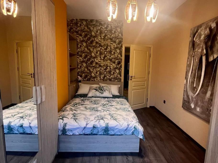 Cozy 2Br Oasis In Central Бургас Экстерьер фото