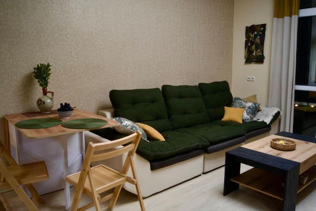 Cozy 2Br Oasis In Central Бургас Экстерьер фото