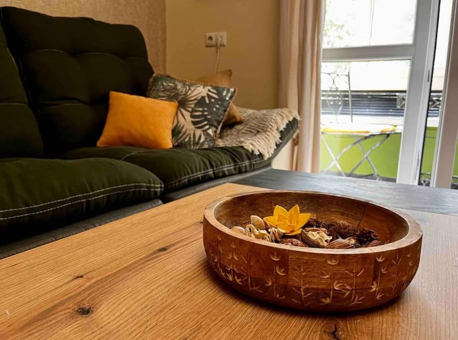 Cozy 2Br Oasis In Central Бургас Экстерьер фото